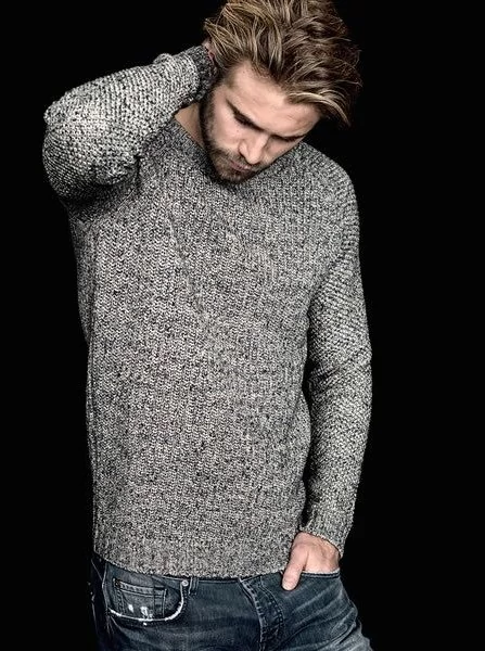 sweter+jeansy, fot. www.pinterest.com