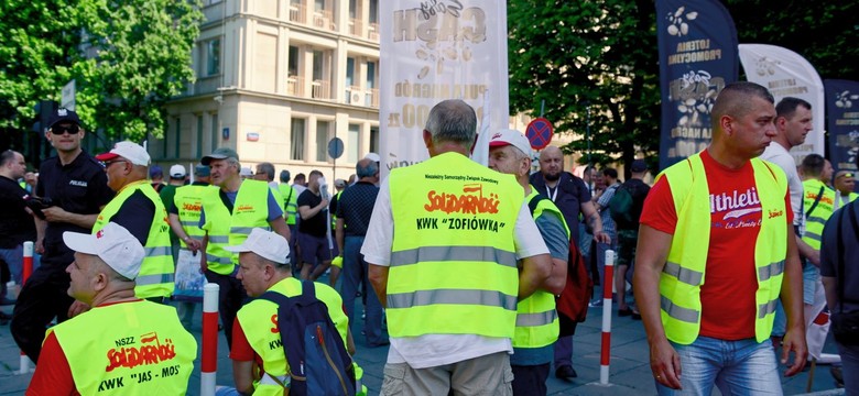 Daniel Ozon odwołany ze stanowiska prezesa JSW. Górnicy protestują przed siedzibą Ministerstwa Energii