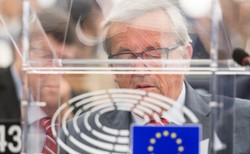 Juncker: Kolor skóry lub wyznanie nie może być powodem nieprzyjęcia uchodźców. To sprzeczne z misją UE