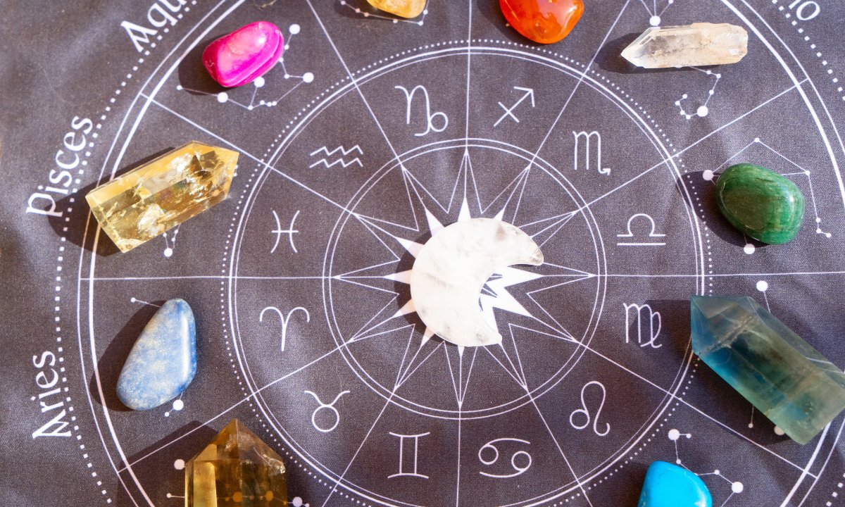 Jadeit dla lwów, ametyst dla ryb - sprawdź, który kamień jest twoim amuletem szczęścia i miłości