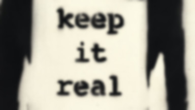 Wczesna praca Banksy’ego "Keep It Real" sprzedana na licytacji