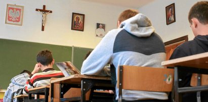 "Jedyny dozwolony trójkąt miłosny to mąż, żona i Pan Jezus". TAKICH rzeczy uczą dzieci na religii!