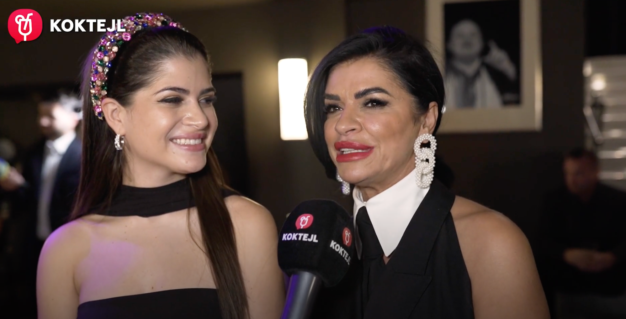 Speváčky Vanessa a Silvia Šarközi.