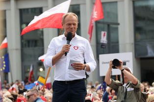 Czy w 2025 r. będzie specustawa emerytalna? Premier D. Tusk, Trybunał Konstytucyjny, podwyżki emerytur, wyrównania