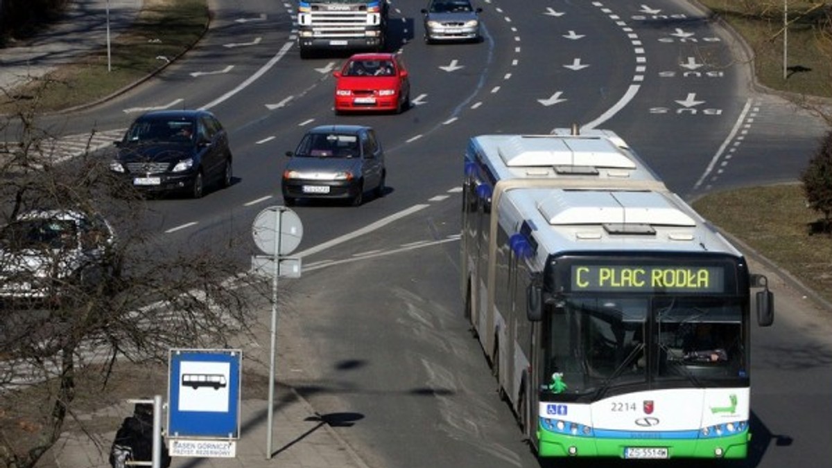 W rejonie Wałów Chrobrego zostaną zamknięte kolejne ulice, autobusy i tramwaje będą kursować do godziny 1:30 w nocy - wszystko w związku z festiwalem Pyromagic 2013.