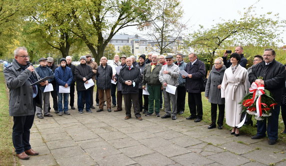 W Poznaniu odsłonięto tablicę upamiętniającą Tajną Organizację Nauczycielską fot. UMP