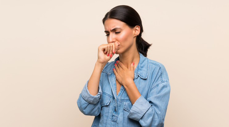 Meddig normális? Ha egy felső légúti betegség után 8 héttel sem múlik a köhögés, ajánlott kivizsgáltatni az okát / Fotó: shutterstock