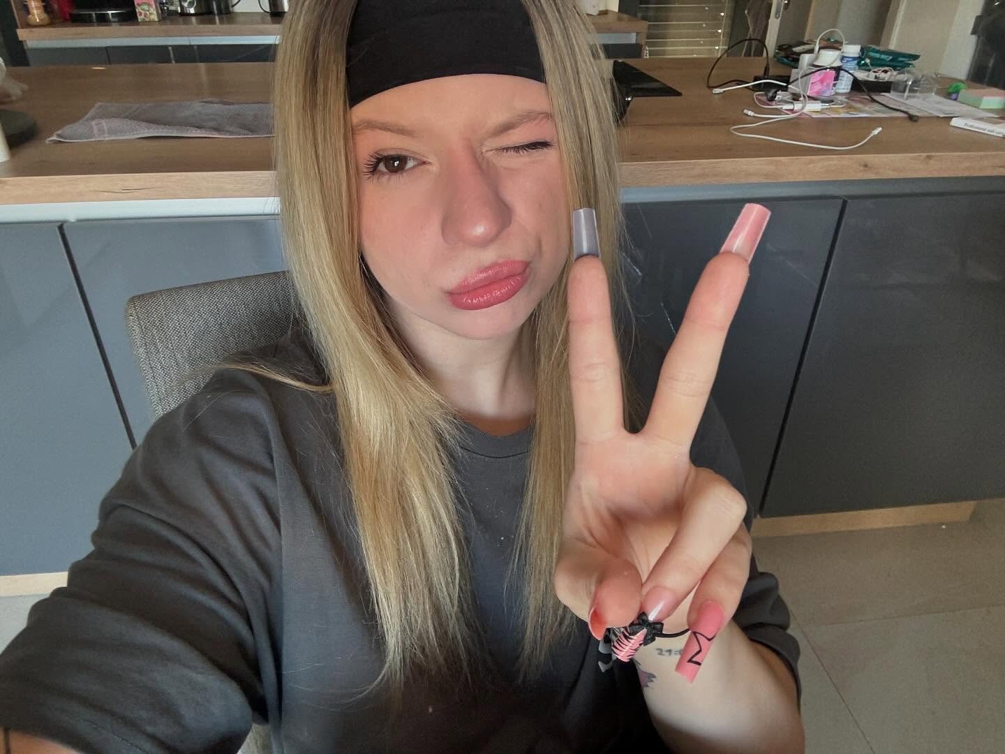 Dominika Elischerová, ktorá bola známa pod prezývkou Mína, prehrala boj o život. 