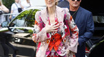 Celine Dion cała w kwiatach na ulicach Paryża