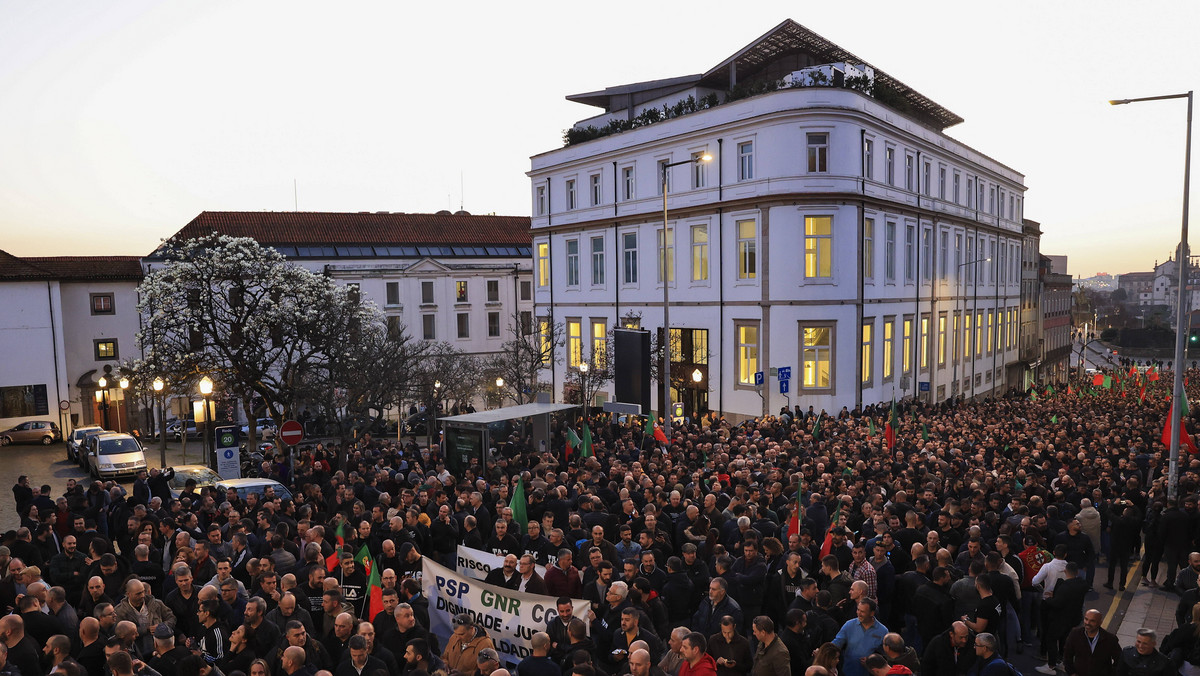 Ogromny protest w Porto. Policjanci wyszli na ulice miasta