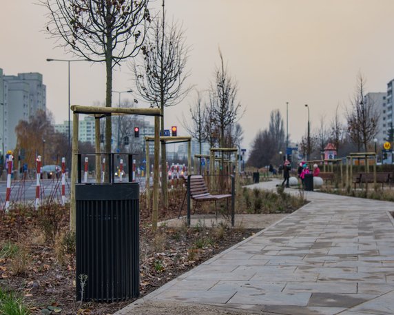 Nowy park w Warszawie. Powstał tuż przy stacji metra