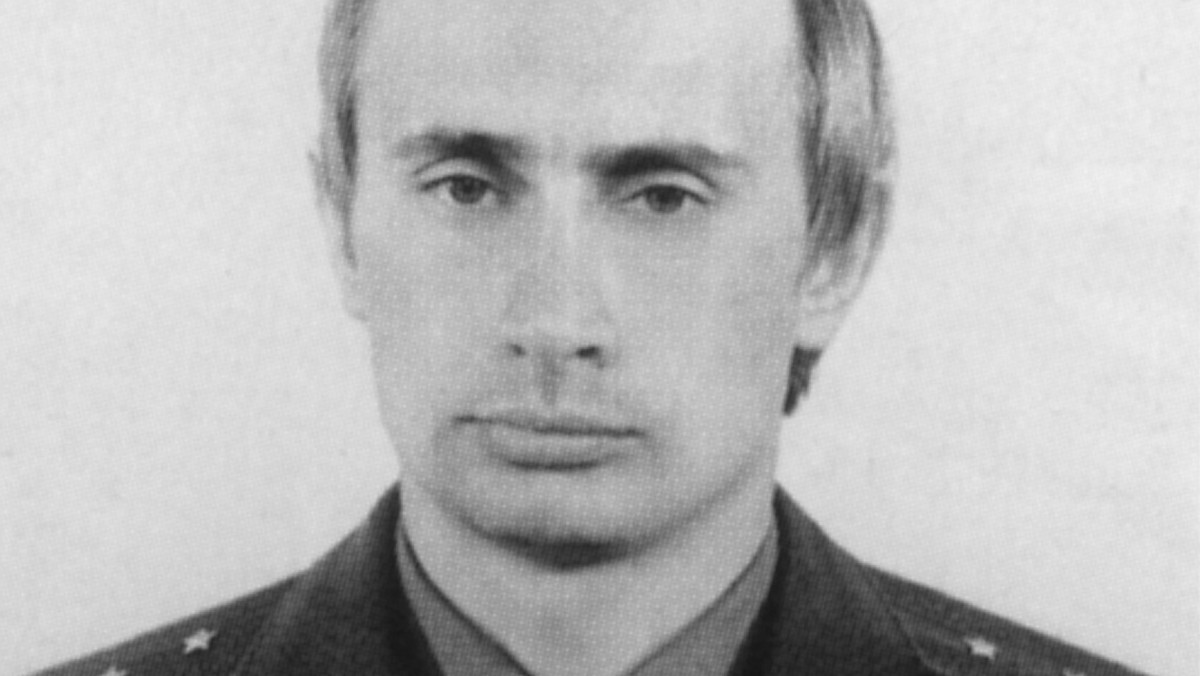 Władimir Putin w mundurze KGB