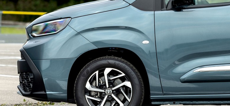 Ma 144 KM i kosztuje 55 200 zł. Oto nowa Toyota z silnikiem 2.0