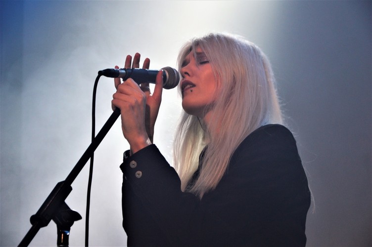 Daria Zawiałow gościnnie u Buslava. Koncert w klubie Niebo, Warszawa; 14.03.2018