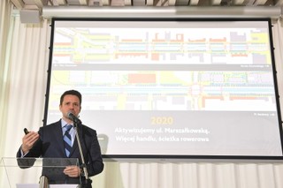 Trzaskowski zebrał podpisy. We wtorek jego sztab zawiezie je do PKW