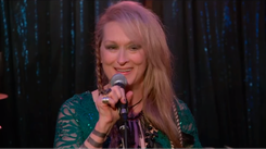 66-letnia Meryl Streep śpiewa hit Lady Gagi. Daje radę?