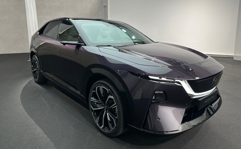 Nowa Mazda CX-6e
