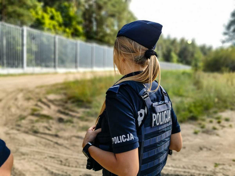 Policja wspomaga ochronę granicy