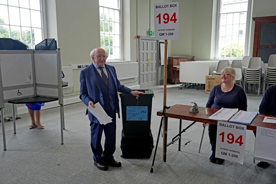 Majkl Higins, predsednik Irske glasao