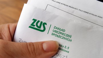 Odprawa emerytalna 2026: Zobacz, ile pieniędzy ekstra wypłaci Ci szef. Nawet 6 pensji na raz