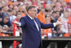 Czesław Michniewicz kusi Grzegorza Krychowiaka. Chce go w swoim zespole