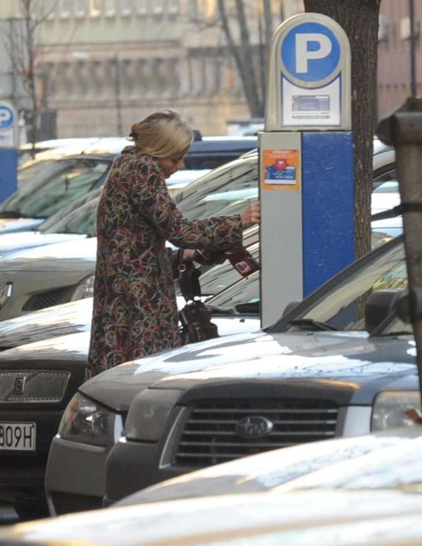 Ca się dzieje z głową Małgosi. Foremniak zmienia fryzurę