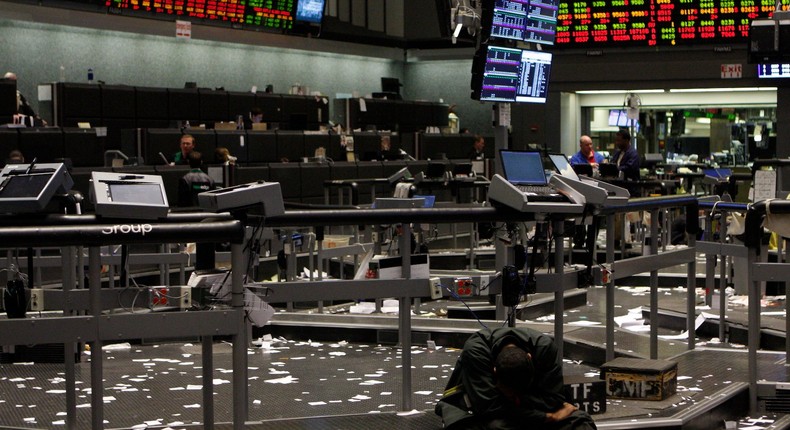 trading floor traders empty