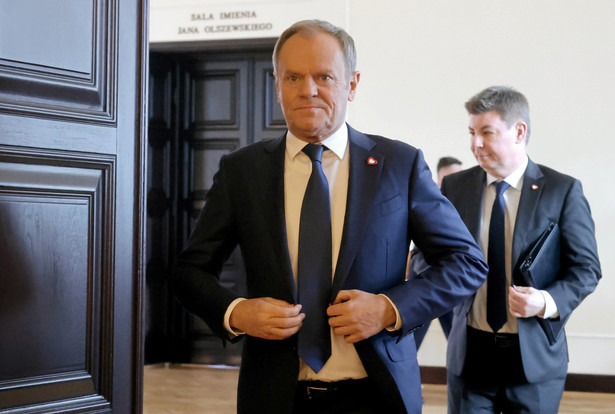 Premier Donald Tusk , minister Jan Grabiec podczas posiedzenia rządu