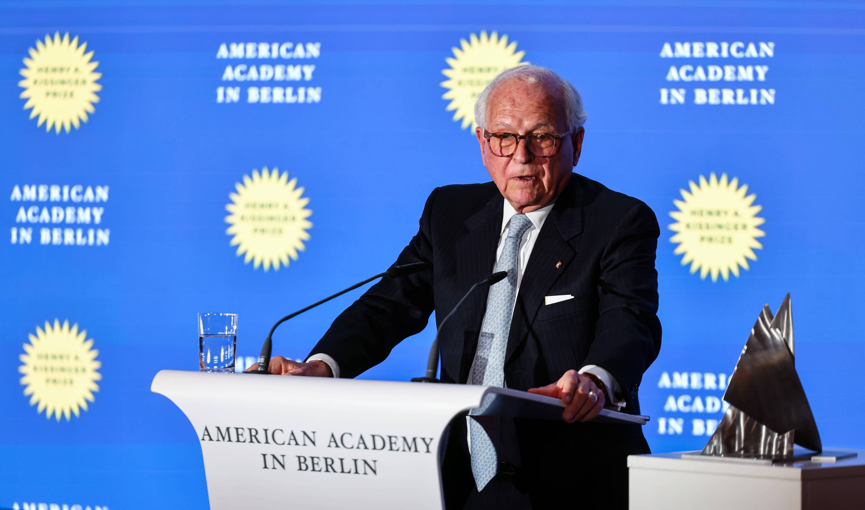 Ischinger po szczycie UE: 90 mld dla Ukrainy za cenę wiarygodności