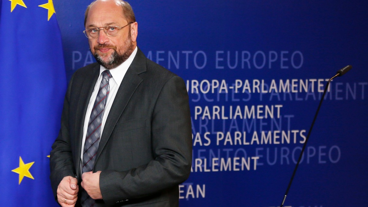 Misja byłego prezydenta RP Aleksandra Kwaśniewskiego i byłego szefa Parlamentu Europejskiego Pata Coxa na Ukrainie musi być kontynuowana - powiedział przewodniczący europarlamentu Martin Schulz.