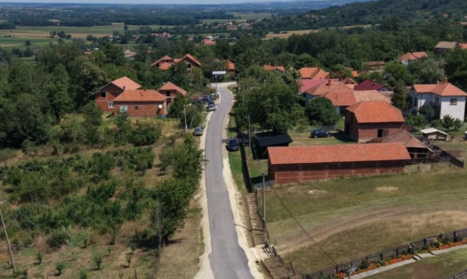 Novi asfaltni put u selu Mramorac