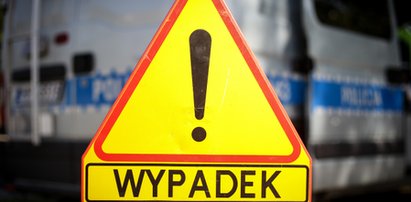 Wypadek na Zakopiance. Drogę zasypały cukierki