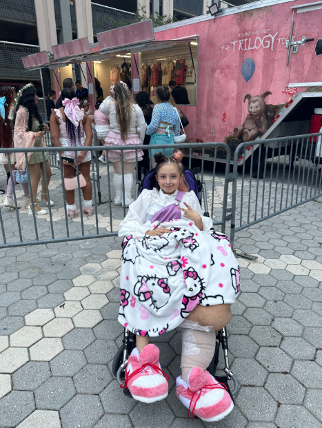 O Jasmine sa stará jej rodina.