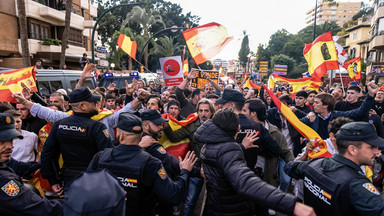 Olaf Scholz z wizytą w Hiszpanii. Tłumy protestują przeciwko Pedro Sanchezowi