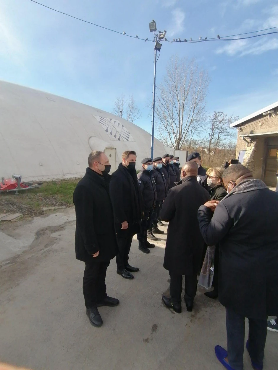 Veselin Milić u obilasku Policijske brigade sa potpredsednikom Vlade i ministrom unutrašnjih poslova, bezbednosti, decentralizacije i običajnih pitanja Demokratske Republike Kongo Danijelom Aselom Okitom Vankoiem