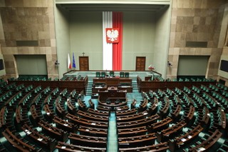 Sejm wznawia obrady. Zajmie się projektem zmian w Konstytucji RP