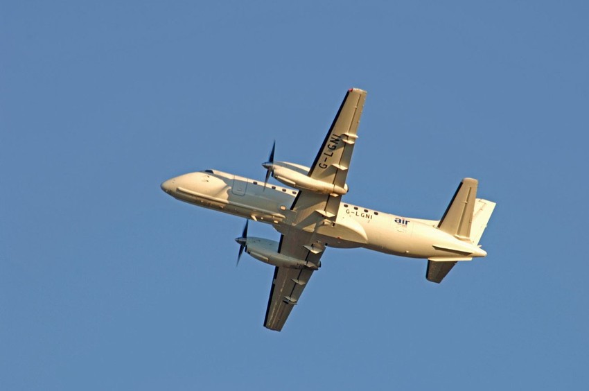 Kada je letelica bila na 4.000 stopa, avion se iznenada okrenuo nosem ka zemlji i počeo da propada brzinom od 158 stopa u sekundi