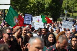 Portugalia: W Lizbonie manifestacja osób negujących pandemię, żądano zniesienia obostrzeń