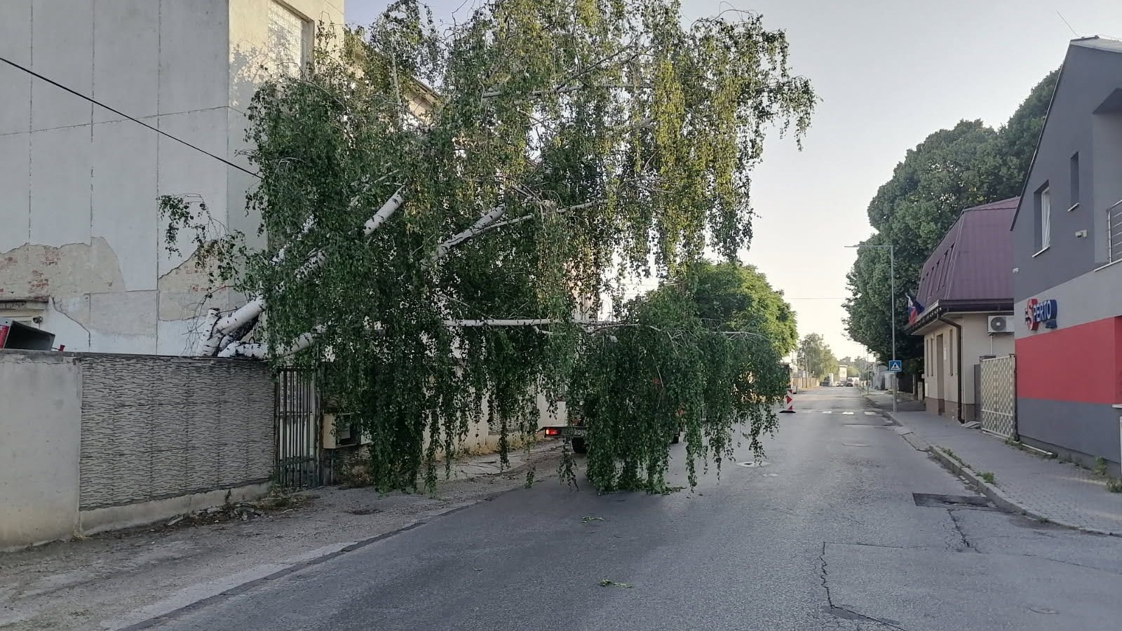 Situácia po intenzívnej búrke v Topoľčanoch