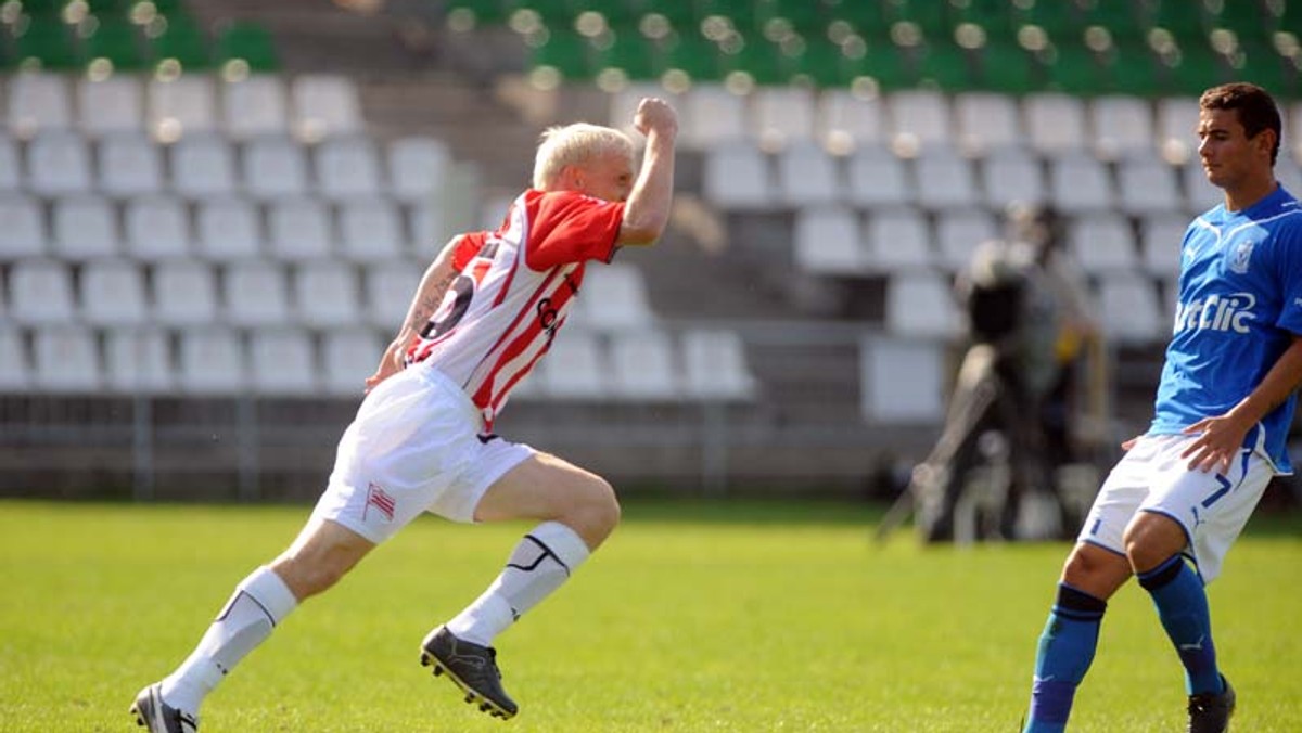 Cracovia Kraków pokonała Lecha Poznań 1:0 (0:0) w meczu 4. kolejki piłkarskiej Ekstraklasy. Jedyną bramkę w rozegranym w Sosnowcu spotkaniu zdobył Paweł Sasin, ale zdecydowanie najlepszym aktorem pojedynku był pozyskany przed kilkoma dniami Radosław Matusiak.