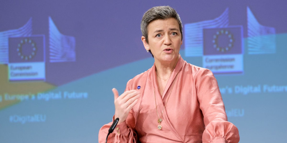 Margrethe Vestager zaleca, by to państwa członkowskie kupowały udziały firm znajdujących się w trudnej sytuacji na ich terytorium. Ma to pozwolić uniknięcia przejmowania ich przez chińskich inwestorów. 