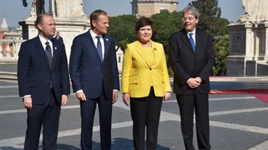 Szydło naśladuje Merkel, Tusk "nie chce wyglądać gorzej niż inni". Jak ubierają się politycy?