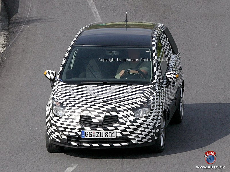 Zdjęcia szpiegowskie: Opel Meriva – kolejne zdjęcia małego MPV