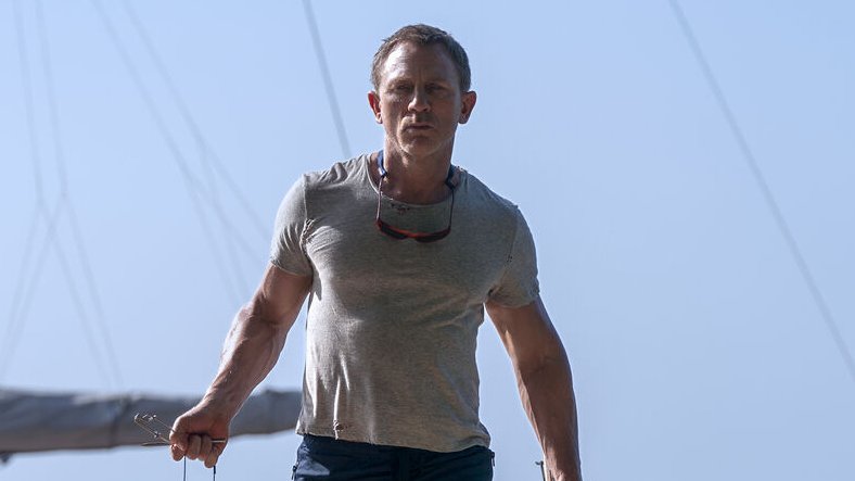 Kadr z filmu "Nie czas umierać". Na zdjęciu: Daniel Craig jako James Bond