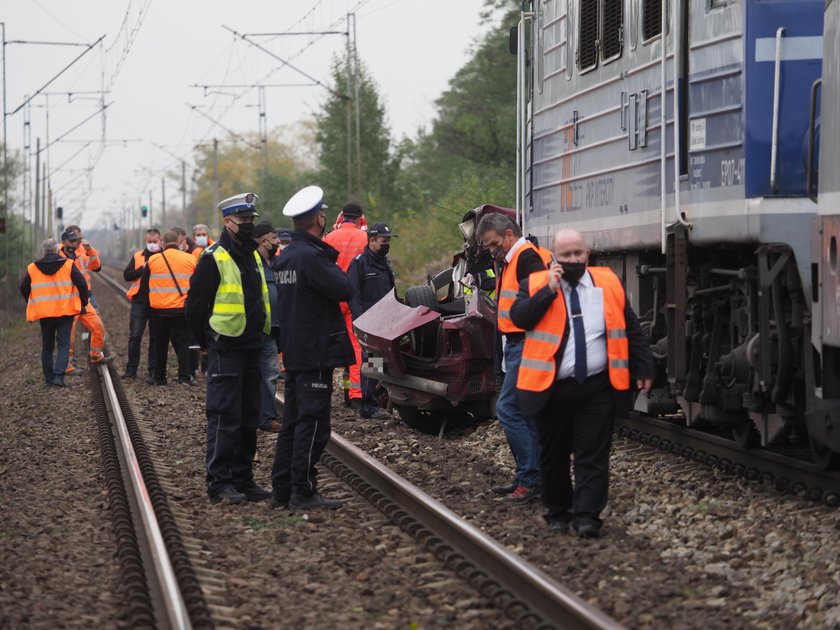 Tragedia na przejeździe kolejowym pod Tomaszowem Maz.