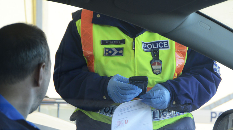 A Seatbelt elnevezésű ellenőrzéssorozat keretében fogják ellenőrizni az autósokat / Fotó: MTI/Filep István