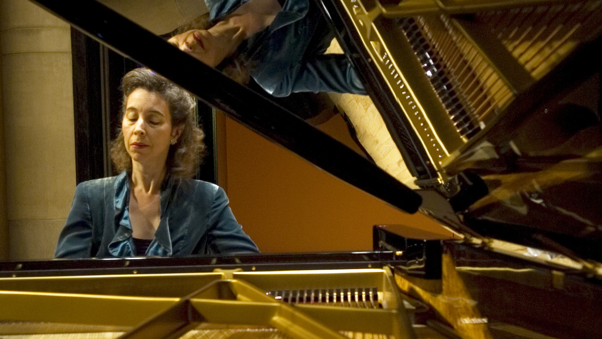 Światowej sławy kanadyjska pianistka Angela Hewitt straciła fortepian wart 200 tys. dolarów. Instrument, który Hewitt nazwała swoim "najlepszym przyjacielem", uległ zniszczeniu, gdy wynoszono go ze studia nagraniowego.