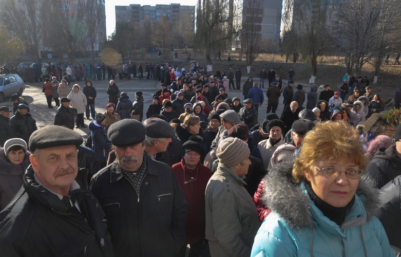 Tłumy głosujących w Donbasie