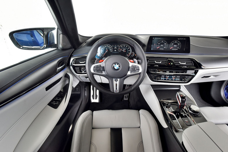 BMW M5 kontra Mercedes-AMG E 63 S+ - pojedynek gigantów