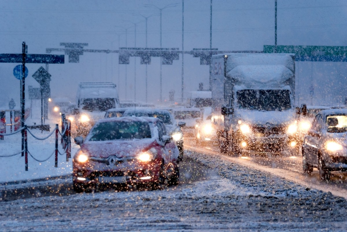 Uwaga na drogach! W prognozie deszcz ze śniegiem i mgły